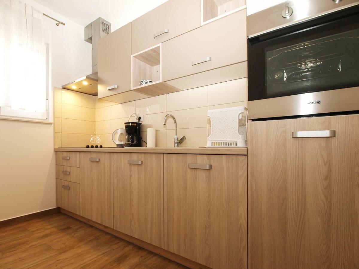 4 Stars Apartments-Pikula Fažana Exterior foto