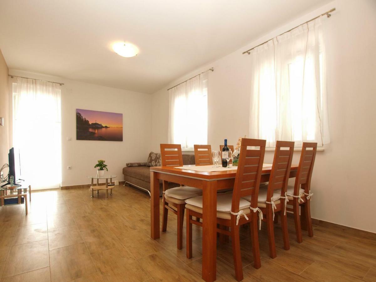 4 Stars Apartments-Pikula Fažana Exterior foto
