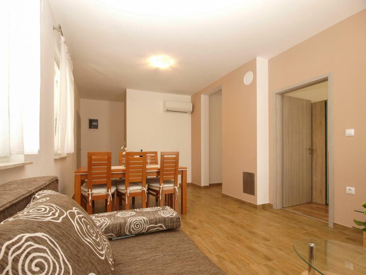 4 Stars Apartments-Pikula Fažana Exterior foto