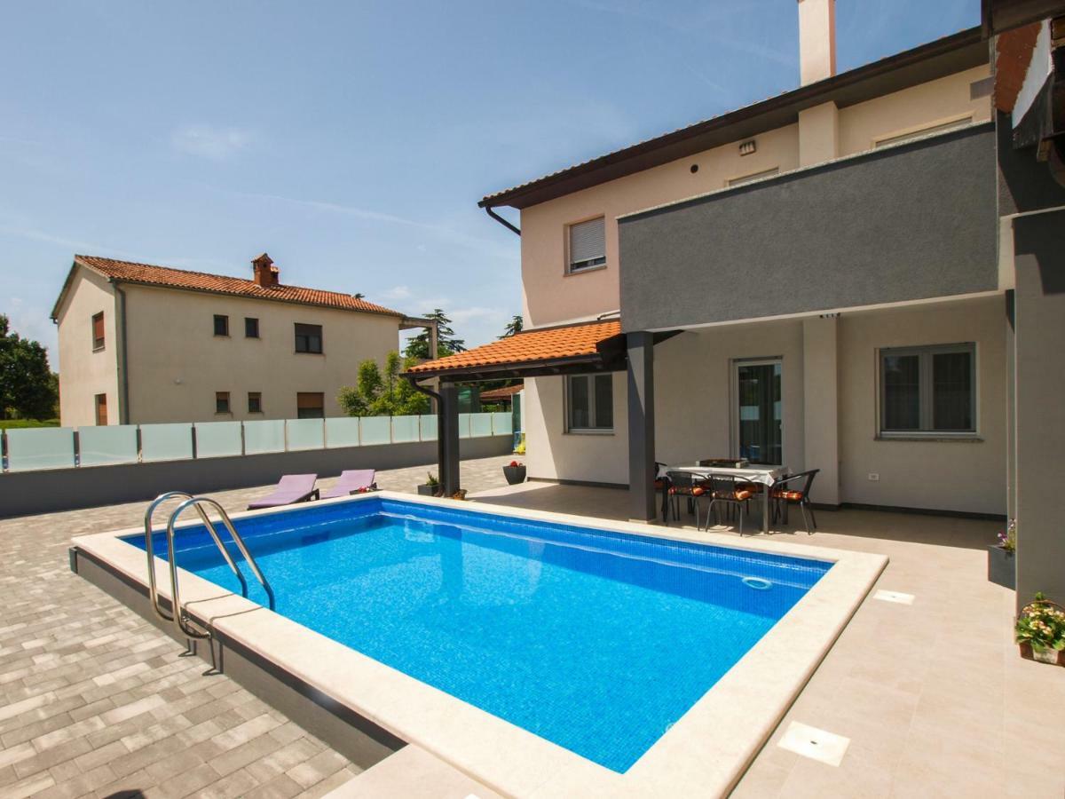 4 Stars Apartments-Pikula Fažana Exterior foto
