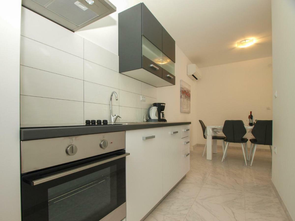 4 Stars Apartments-Pikula Fažana Exterior foto