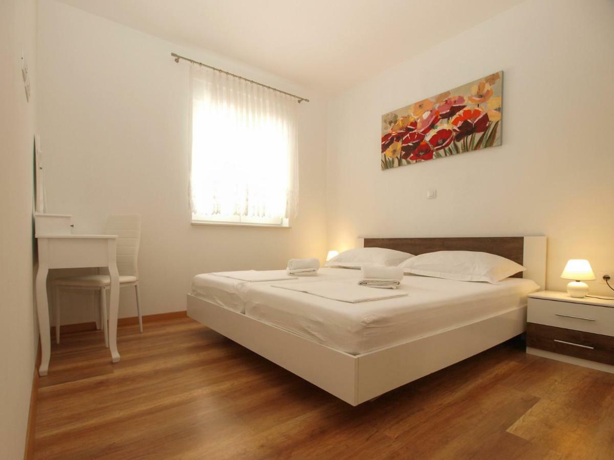 4 Stars Apartments-Pikula Fažana Exterior foto