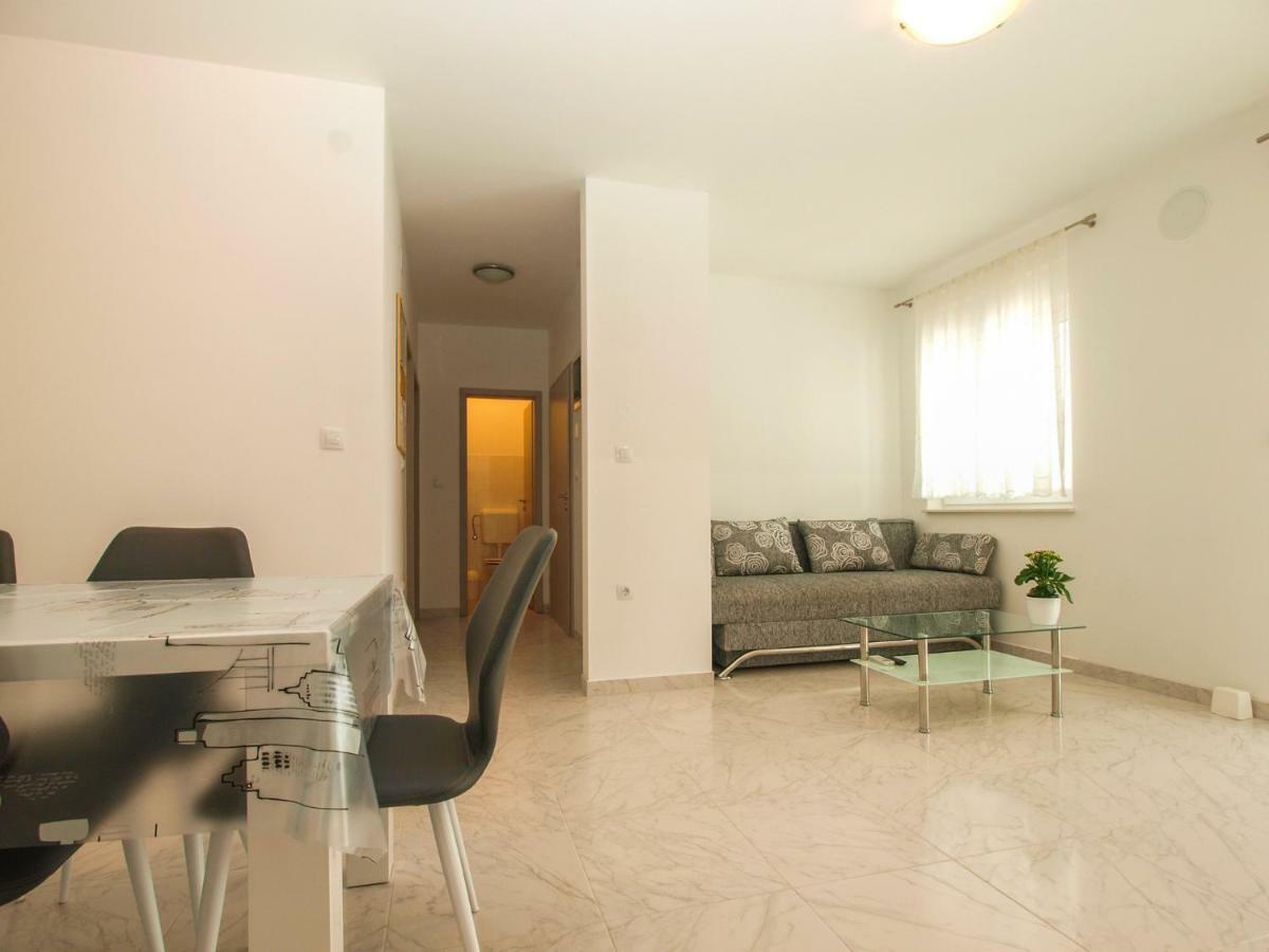 4 Stars Apartments-Pikula Fažana Exterior foto