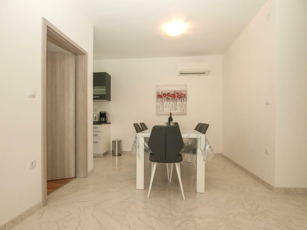 4 Stars Apartments-Pikula Fažana Exterior foto