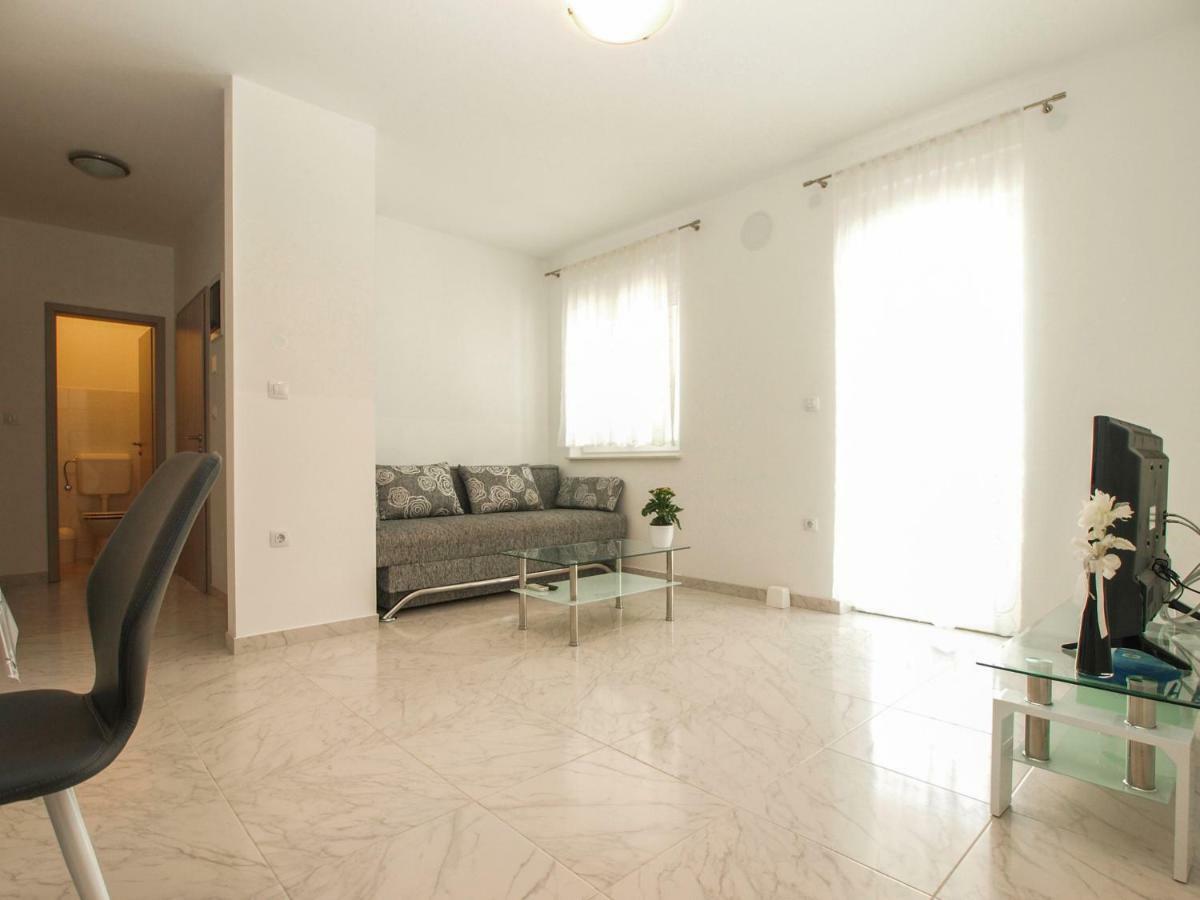 4 Stars Apartments-Pikula Fažana Exterior foto