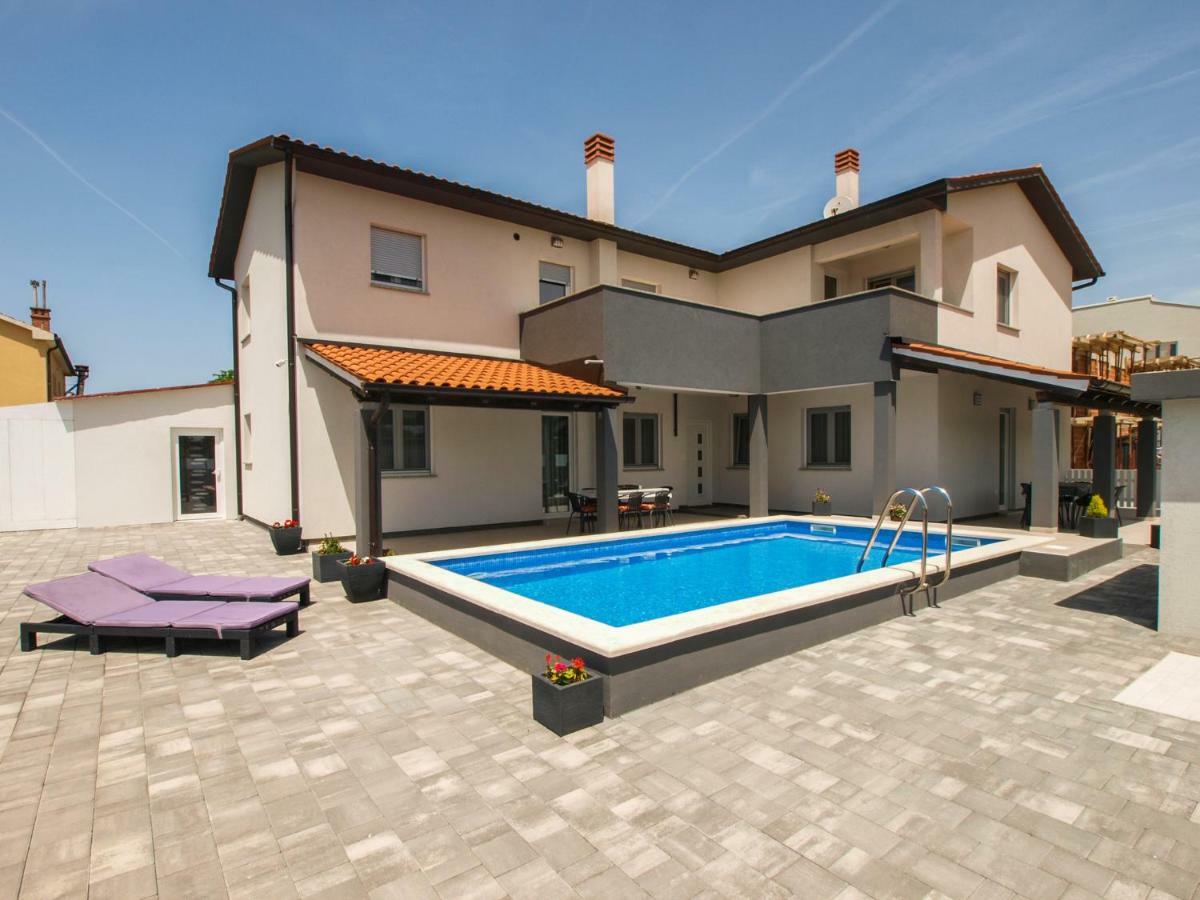 4 Stars Apartments-Pikula Fažana Exterior foto