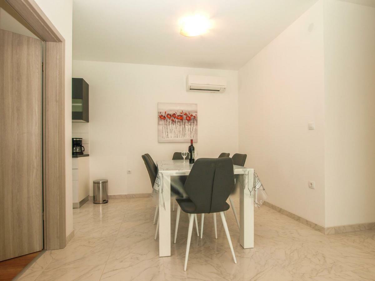 4 Stars Apartments-Pikula Fažana Exterior foto