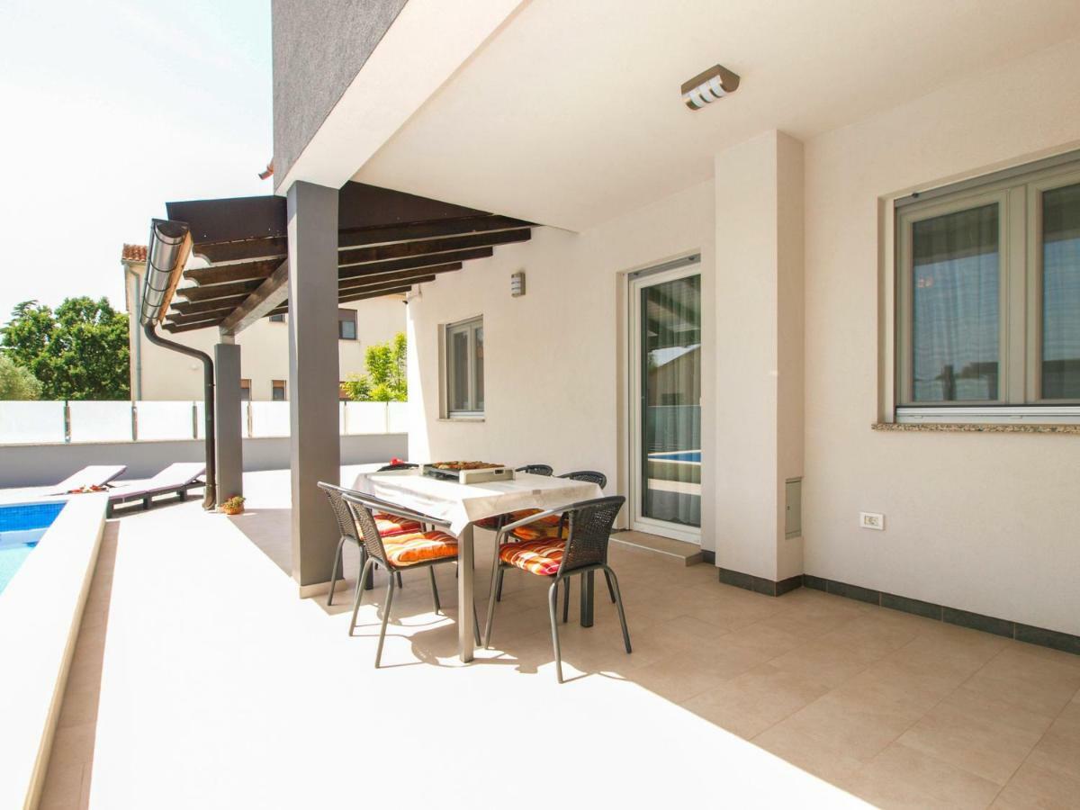 4 Stars Apartments-Pikula Fažana Exterior foto
