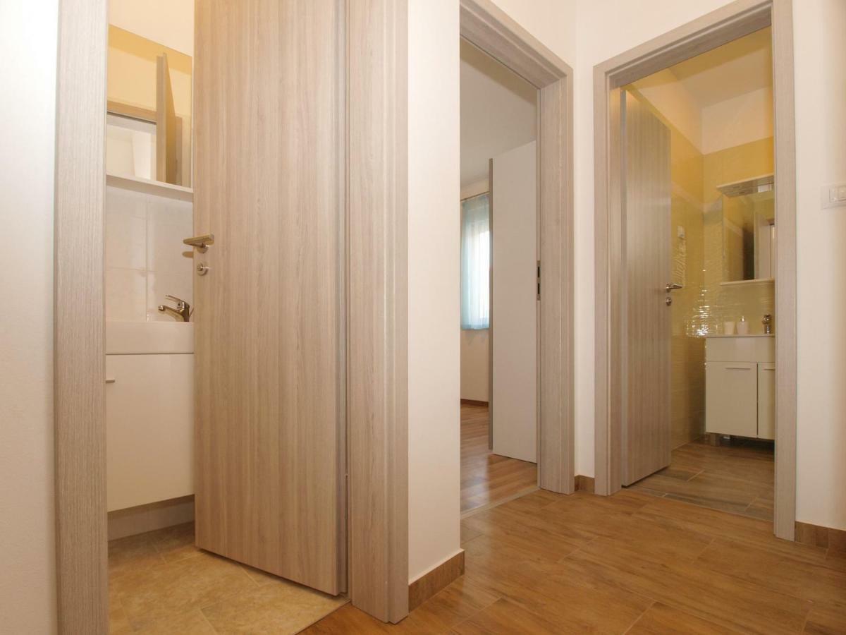 4 Stars Apartments-Pikula Fažana Exterior foto